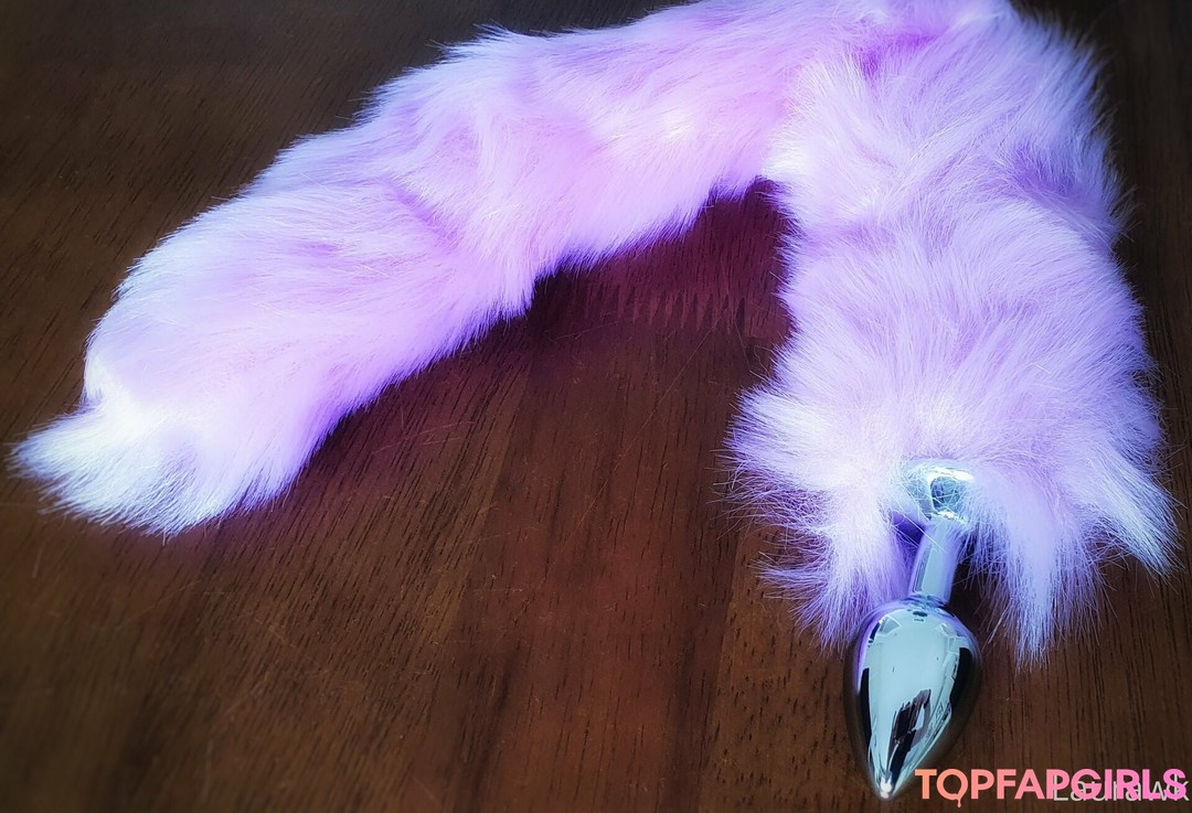 larawk exclusive model archive