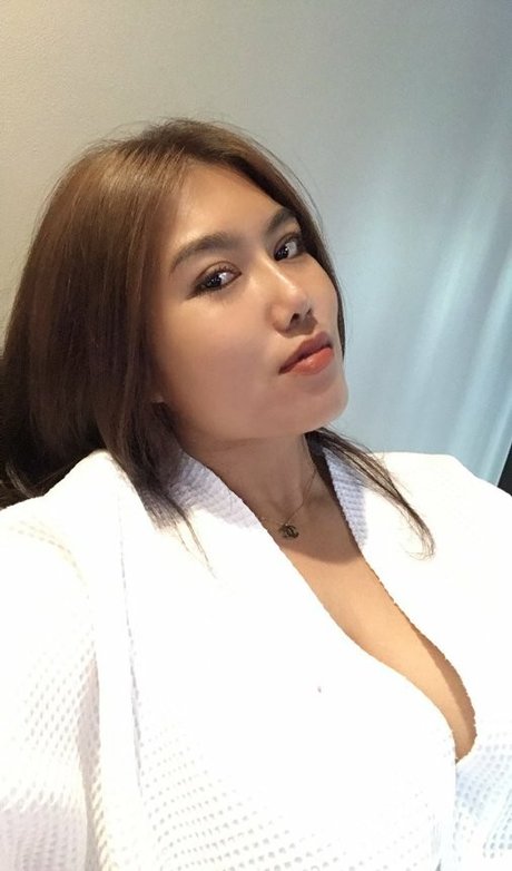 Thanaporn model porn picture