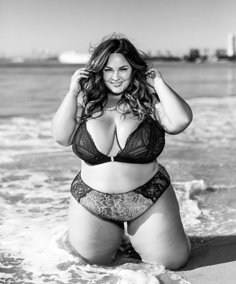 Nicole Denise Johansson model erotic photo