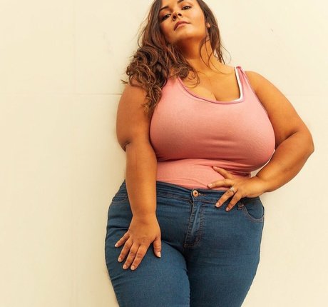 beautiful japanese onlyfans top photo