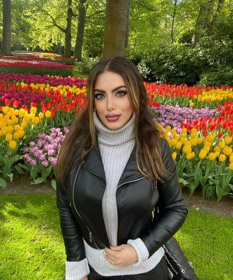 Ylenia Bevelacqua exclusive actress pics