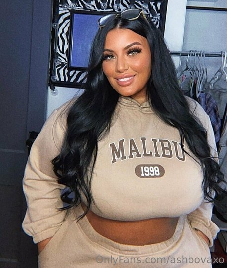 mature blonde onlyfans pornographic photos