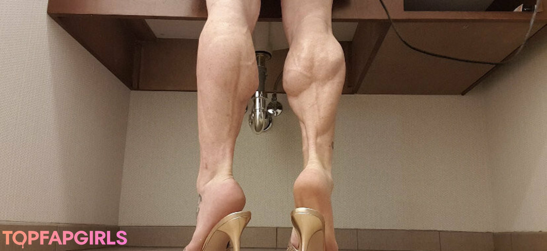laceys muscular calves profile image