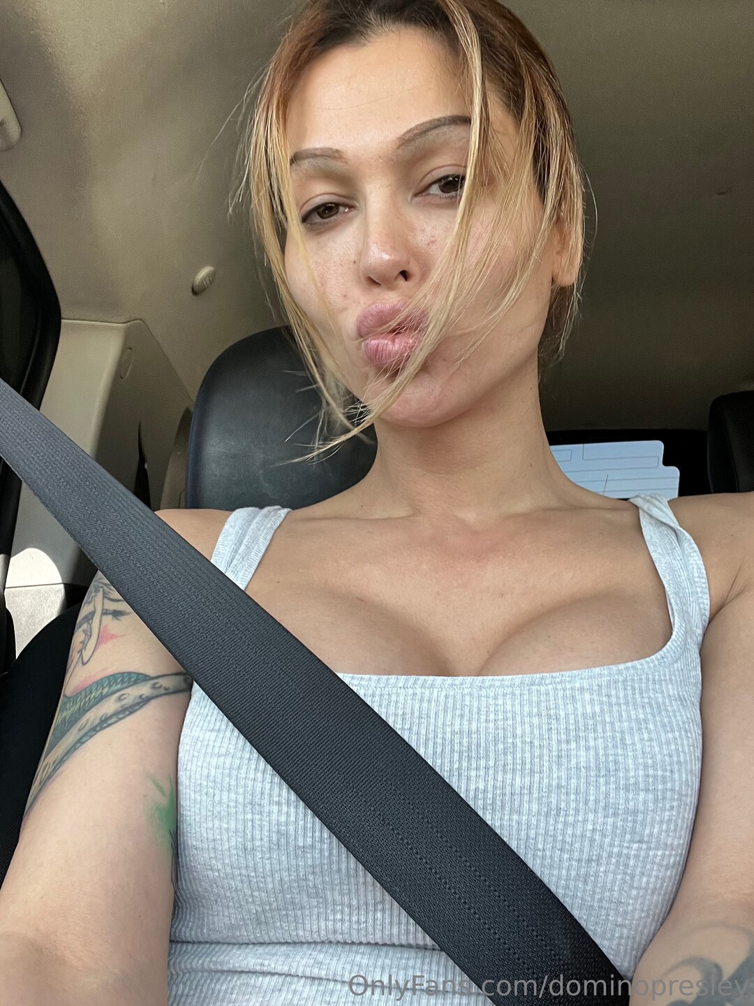dominopresley model exclusive pic