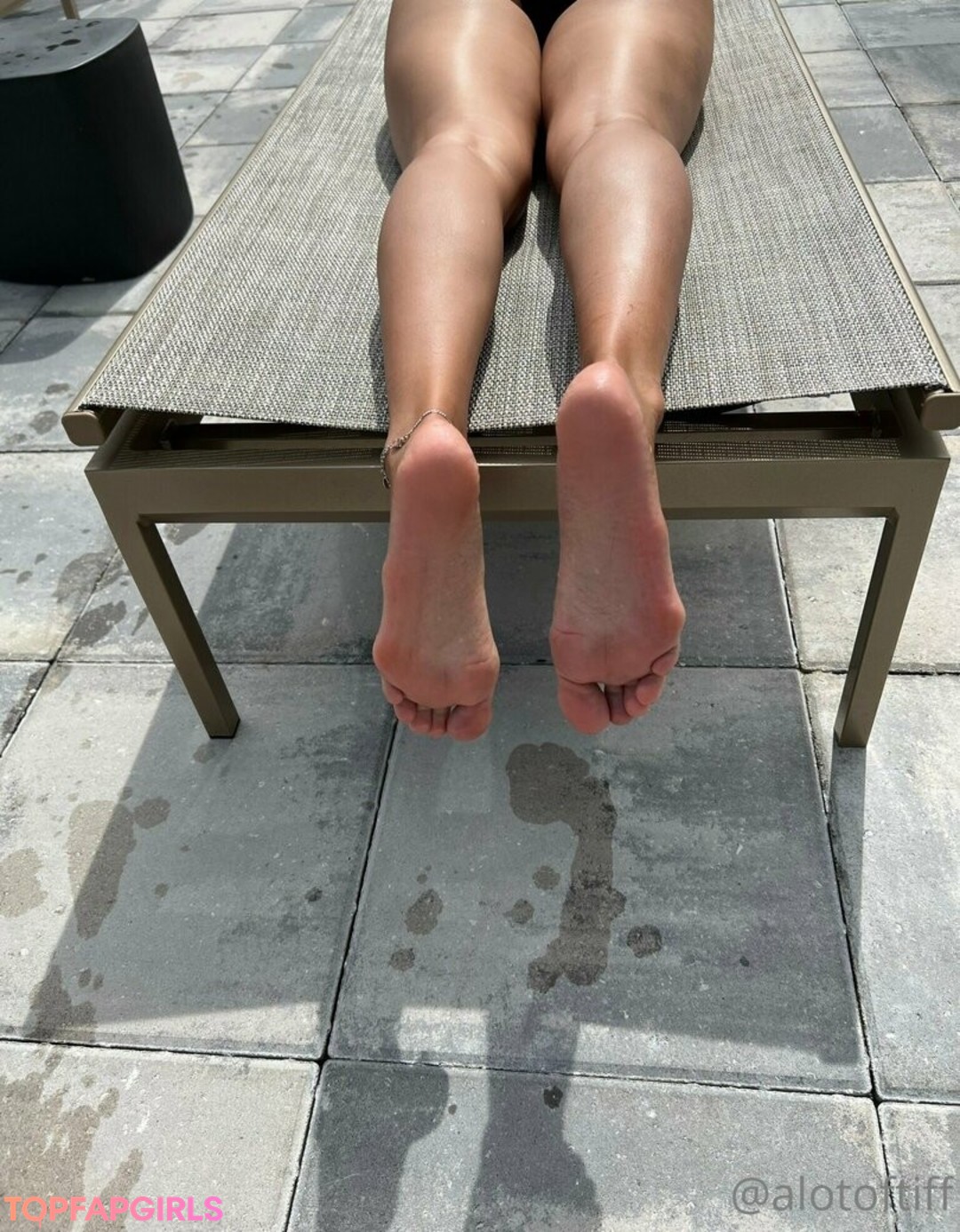 alotoftiff sex model pic
