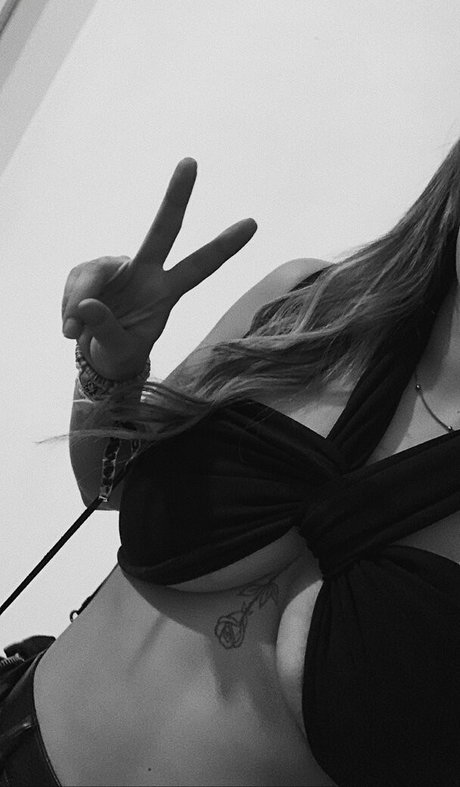 belonly xxx pornstar image