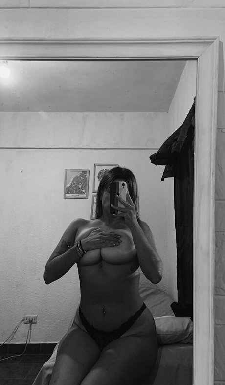 belonly nude actress galleries