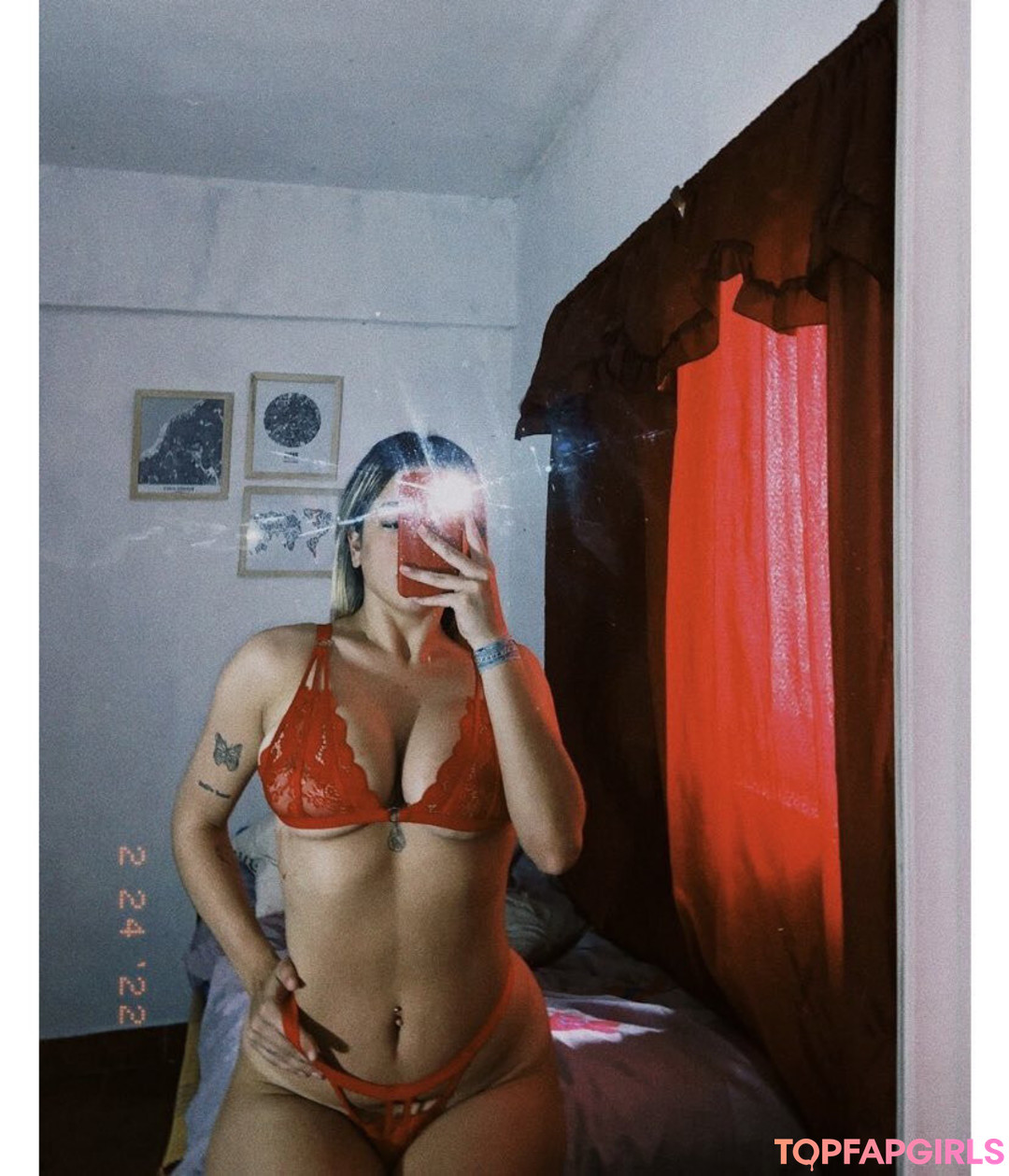 belonly naked model pics