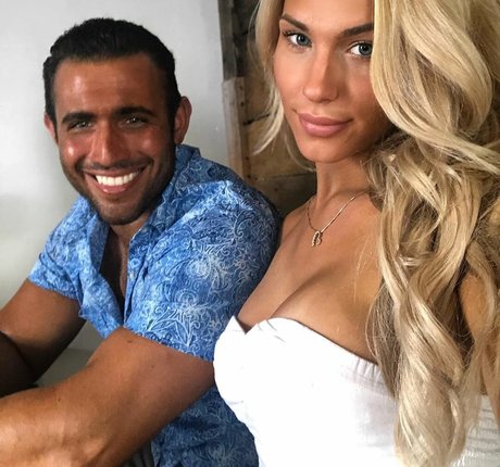 Dezmin Schubel beautiful actress pics