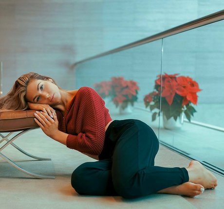 Dezmin Schubel pornstar nude photos