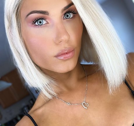 Dezmin Schubel xxx pornstar pictures