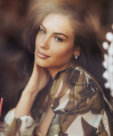 Dezmin Schubel star pornographic gallery