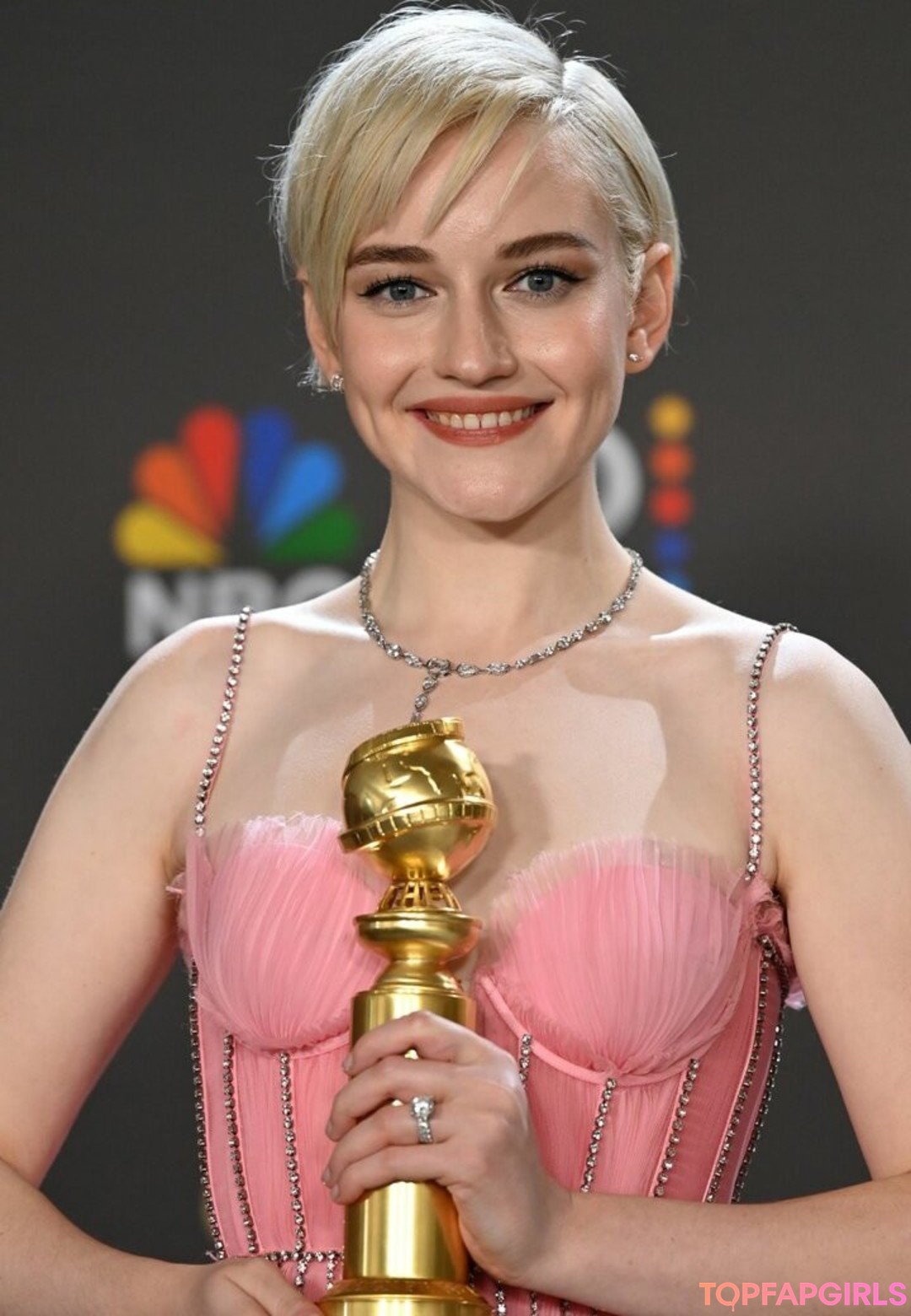 Julia Garner pornstar free pic