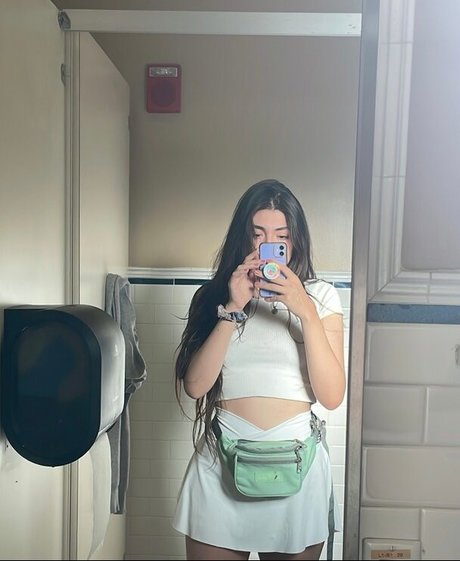 Lofiluvasmr model pornographic pic