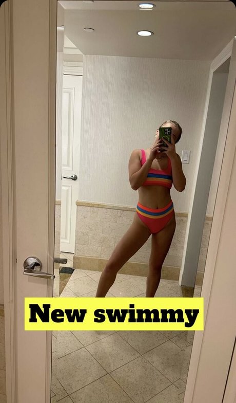 Jojo Siwa model exclusive pic