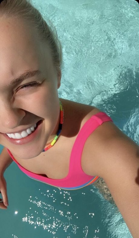 Jojo Siwa pornstar perfect photo