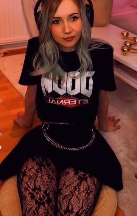 naked milf onlyfans hot naked img