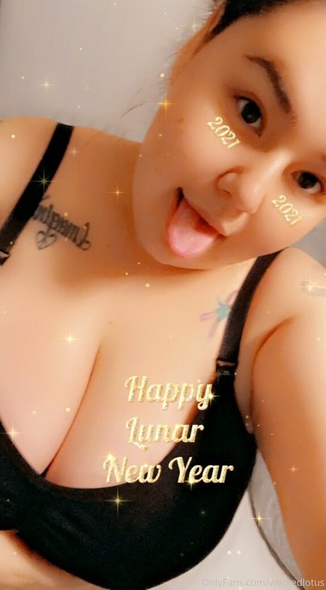 wiickedlotus nude pornstar images