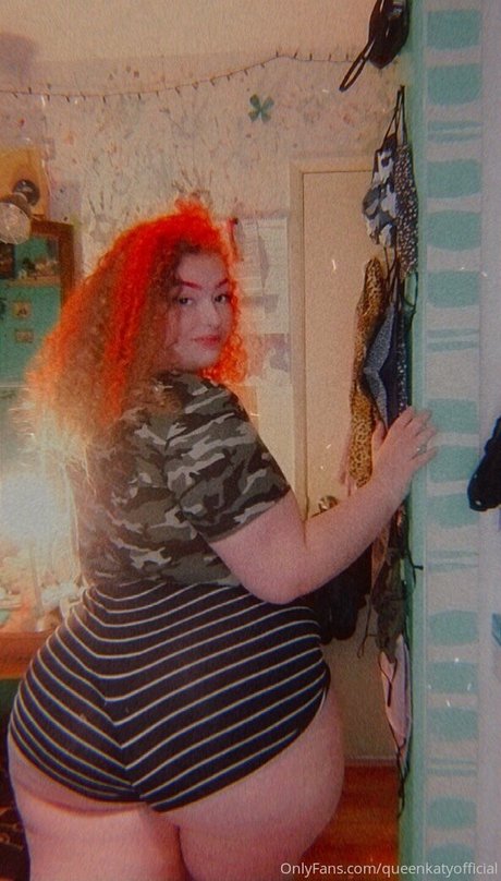 queenkofficial model nudes images