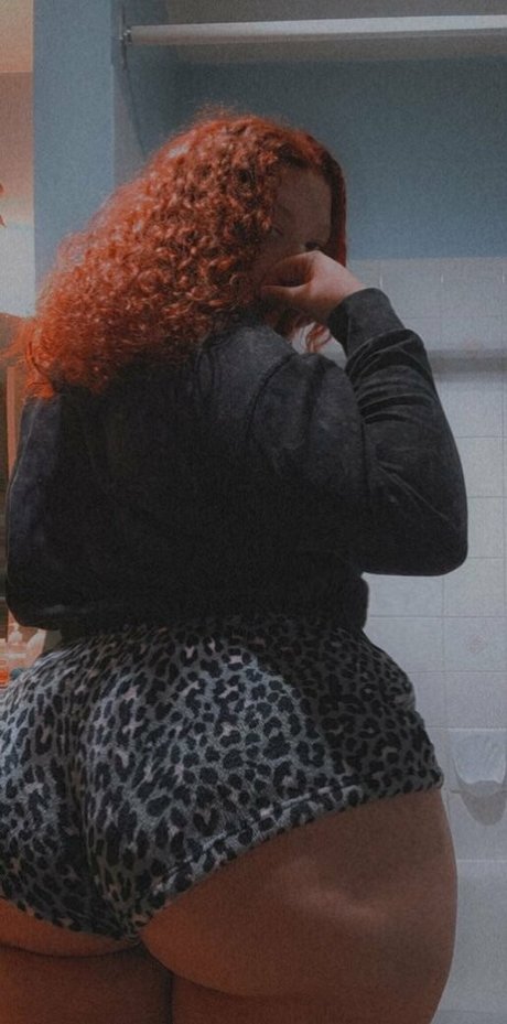 queenkofficial nude star photos