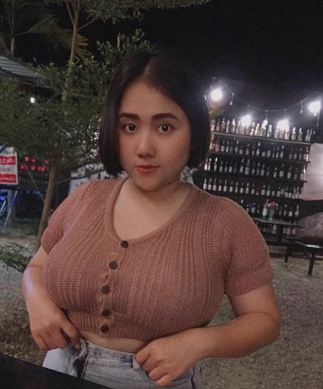 Phiromya Pangyouk exclusive model pic