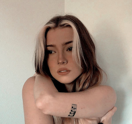 naked yoga onlyfans nudes archive