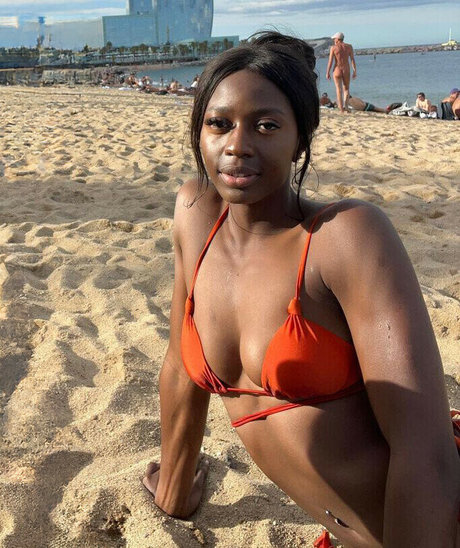 Khaddi Sagnia star erotic images