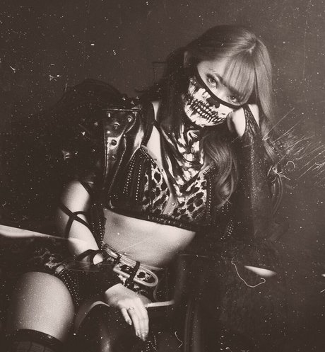 ebony wet pussy onlyfans top img