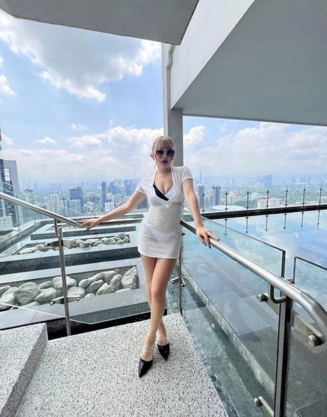 WomenJoshi star top picture