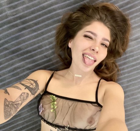 loralvova nude pornstar pics