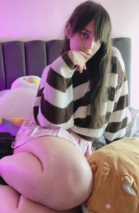 Bunnygirl emma beautiful actress image