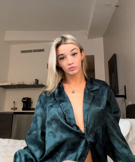 Stellasamore exclusive actress img