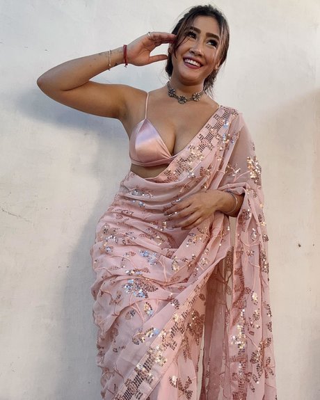 Sofia Ansari model erotic pics