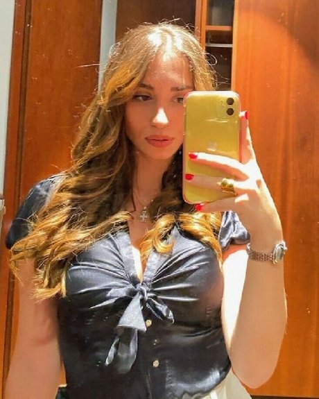 Demi Aggelopoulou porn model images