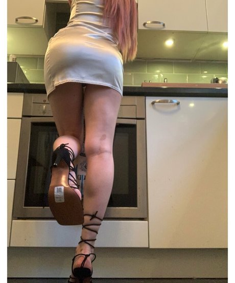 solesofgolduk naked actress galleries