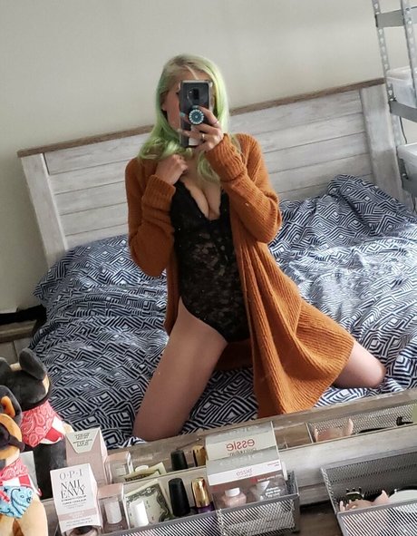 lacywindsor pornographic model archive