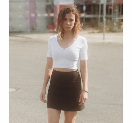 tiny onlyfans beautiful naked gallery