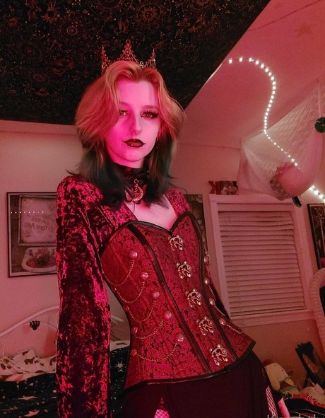 the waaa naked model galleries