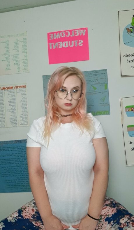 freeknockers420 xxx actress photo