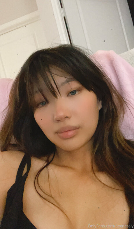 peeness y star nudes photos