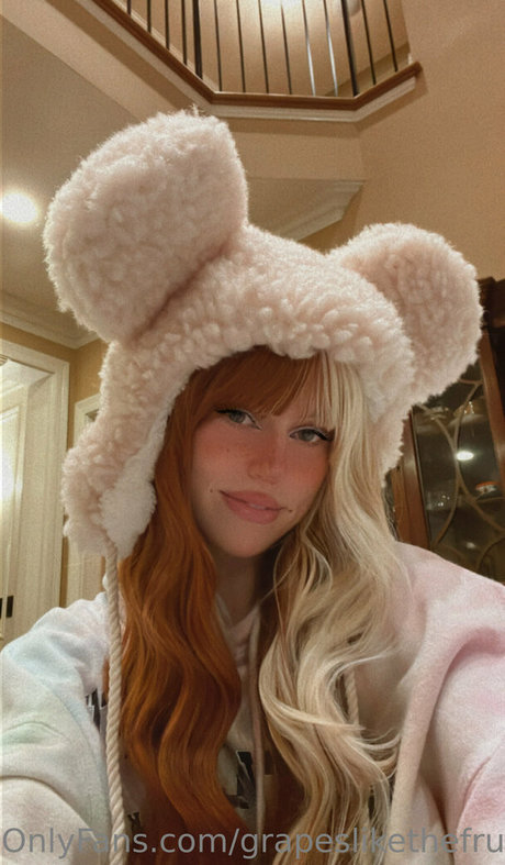 grapeslikethefruit nudes actress photos