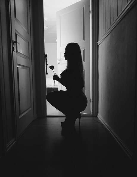 stineh free actress image