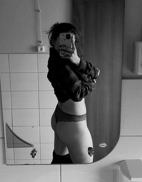 blonde masturbation onlyfans xxx pic