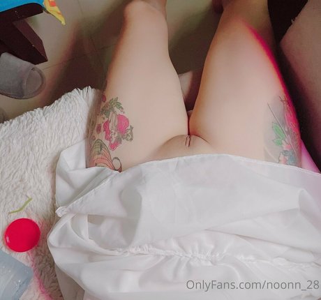 noonn 28 model nudes photo