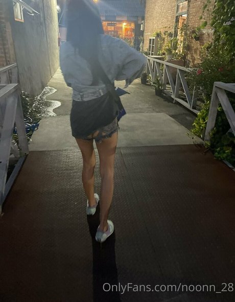 noonn 28 free star photo