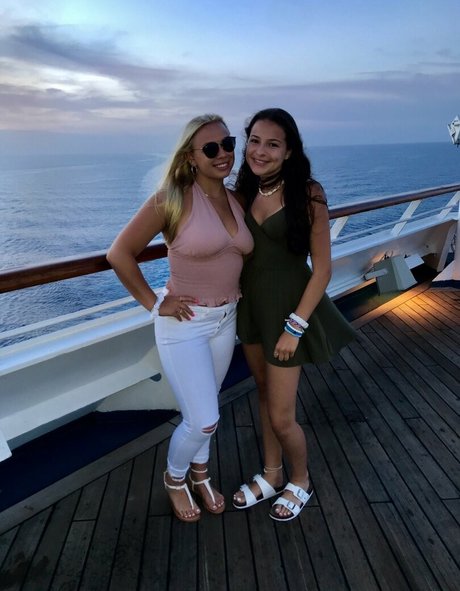 Alyssa K pornstar exclusive photos