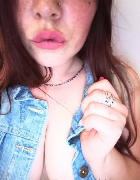 badgirlxxxcarol beautiful model pics