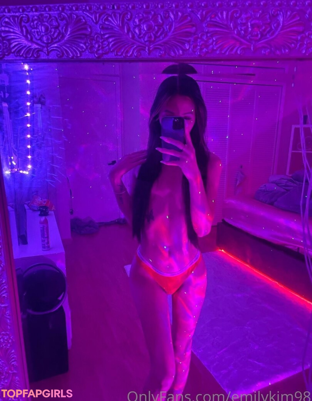 Emily Kim nude model images
