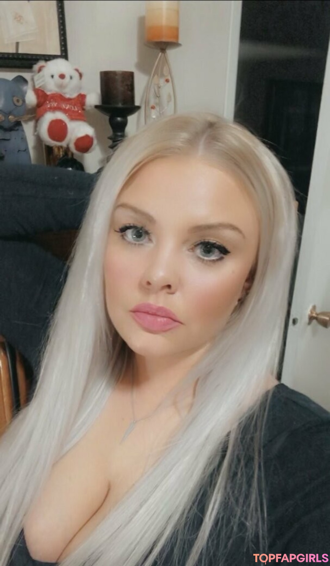 blonde babe onlyfans best images