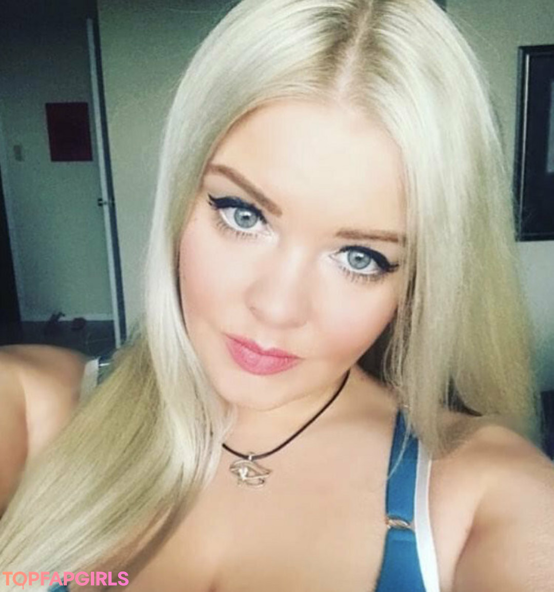 curvaceous barbie nude actress pic
